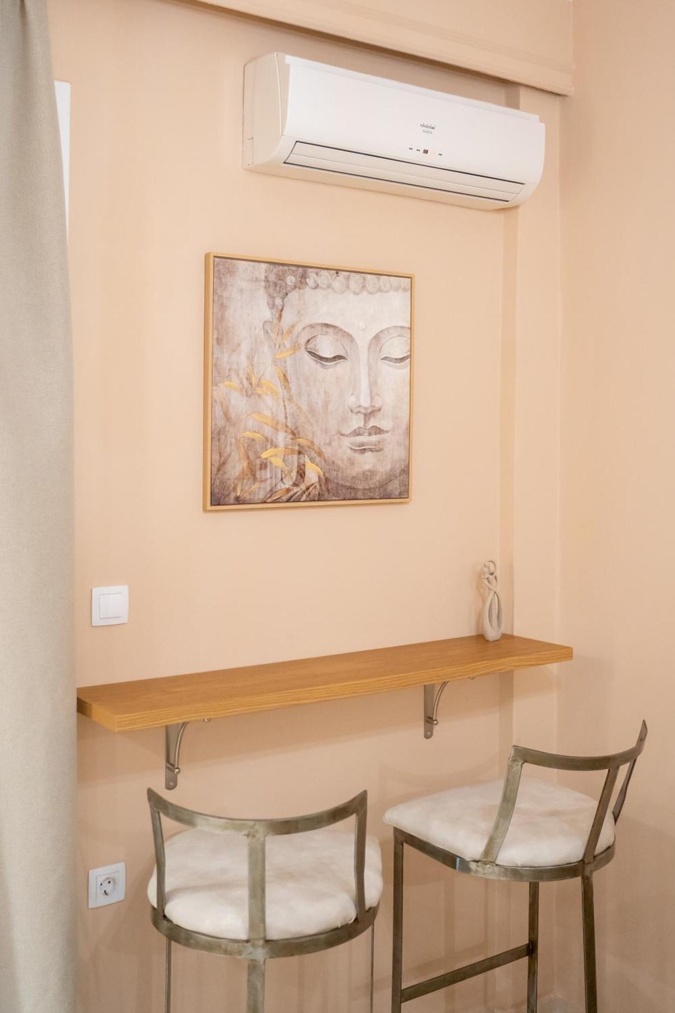 Kostis Luxury Apartment *